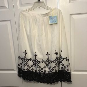 CECE White skirt with black embroidered detail 12